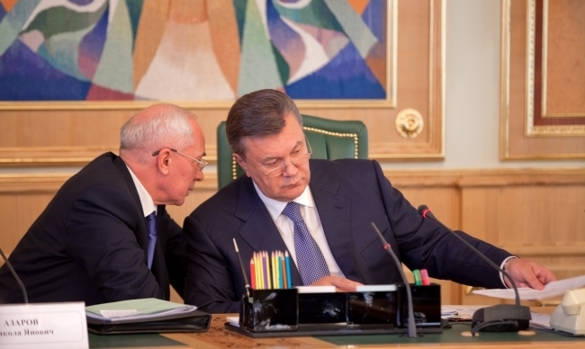 Азаров рятує Януковича від криміналу, - Бригинець