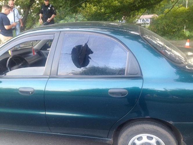 В Харькове военнослужащий расстрелял такси из автомата, - ОБНОВЛЕНО
