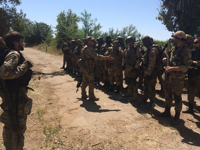 Военные штабы Днепропетровщины призывают добровольцев создавать новые батальоны