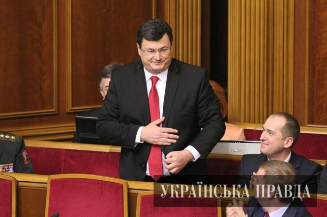 Министры-иностранцы будут учить украинский язык, - Яценюк