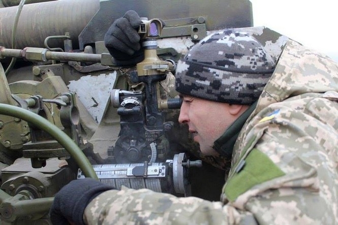 Українська артилерія знищила потужну колону техніки бойовиків між Комісарівкою та Зоринськом