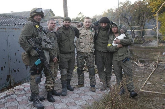 Защитники Донецкого аэропорта: усталые лица украинских 