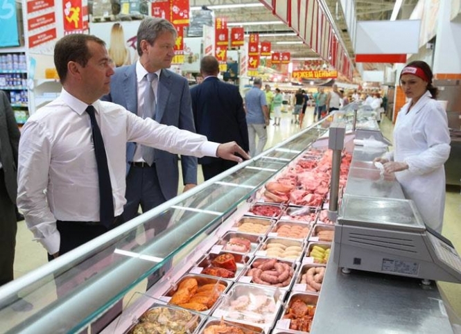 Медведєв особисто перевірятиме, чи є в російських супермаркетах заборонені продукти