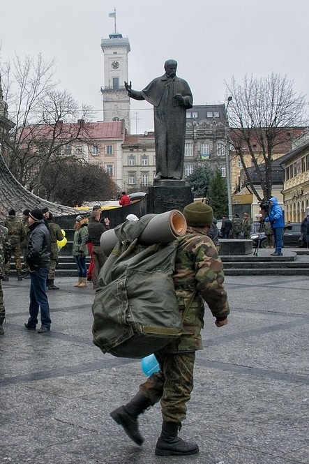 Півроку на війні і два тижні відпустки: Львів зустрів бійців батальйону територіальної оборони
