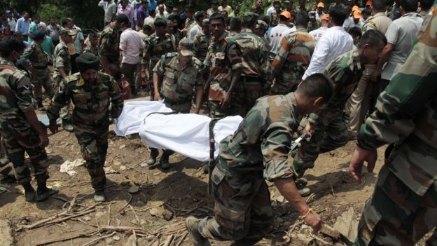 Щонайменше 46 людей загинули внаслідок зсуву ґрунту в Індії