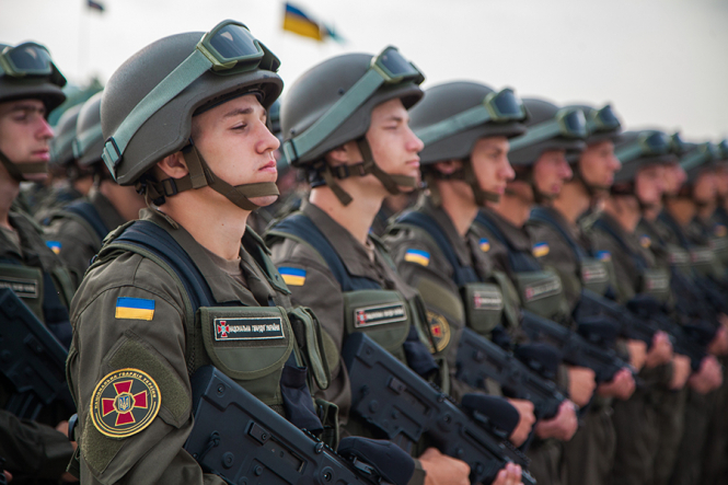 Война на Донбассе унесла жизни 212 бойцов Нацгвардии, - Порошенко