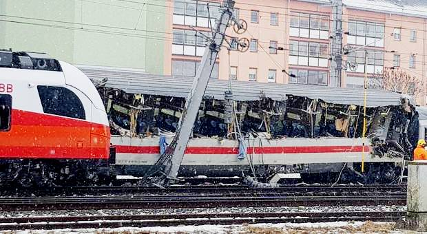 В Австрії зіткнулися два потяги, є жертви