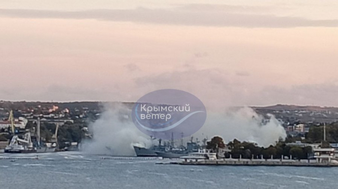 У Севастопольській бухті потужні вибухи – соцмережі