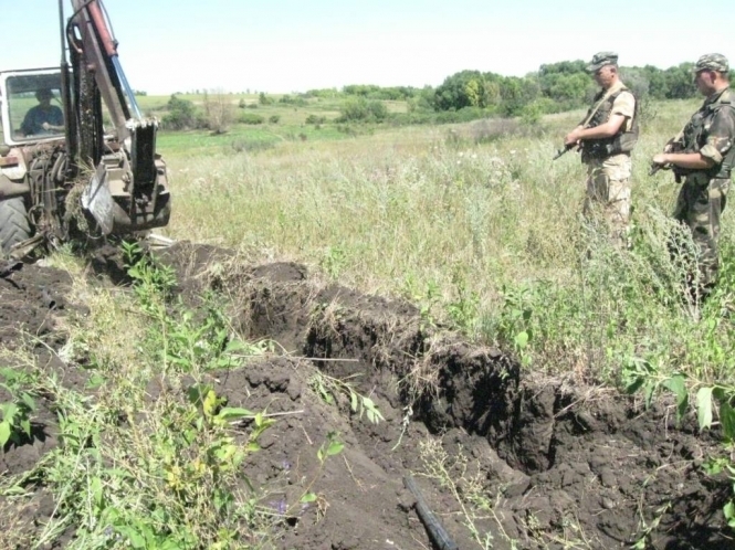 Прикордонники виявили трубопровід для переміщення паливно-мастильних матеріалів на Луганщині 
