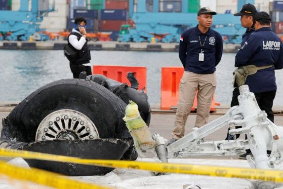 Авиакатастрофа в Индонезии: последние четыре рейса Boeing 737 летал со сломанным датчиком скорости
