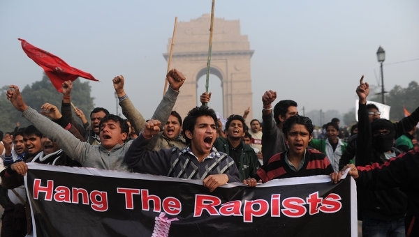 В Індії розпочався суд над обвинуваченими в груповому згвалтуванні студентки