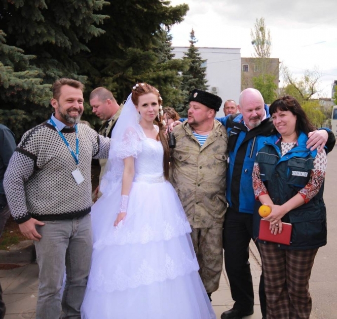 Представители миссии ОБСЕ побывали на свадьбе террористов