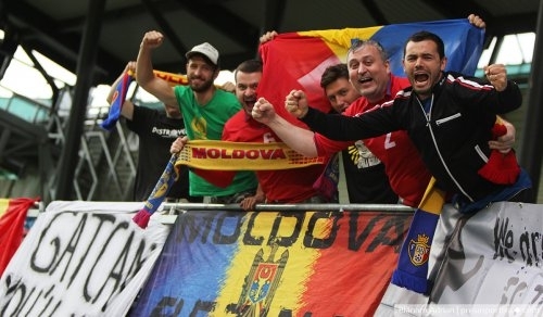 УЕФА наказал сборную Молдовы за песню о Путине