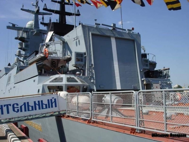 Українські митники таки випустили російський корабель у відкрите море