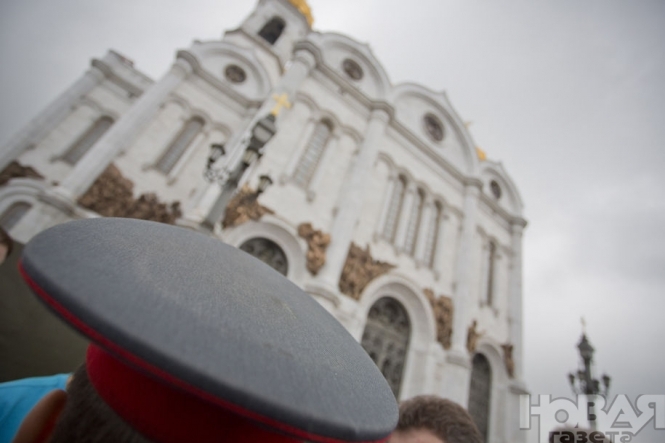 Православна церква розігнала пікет на підтримку Pussy Riot