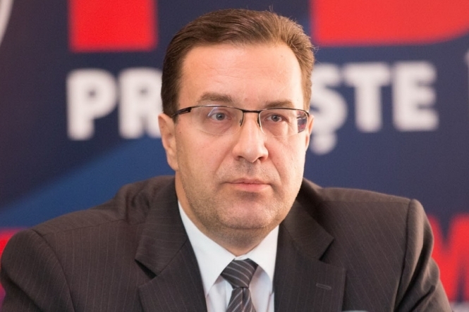 Один з лідерів президентської гонки в Молдові знявся з виборів