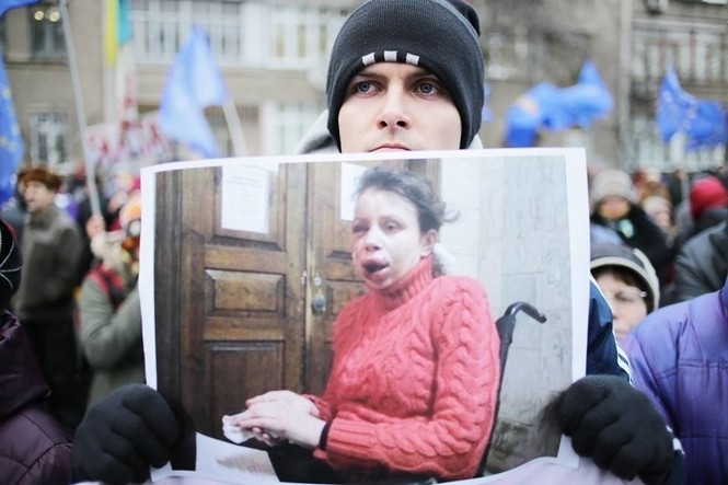 "Раби до раю не потраплять": Євромайдан прийшов до Захарченка