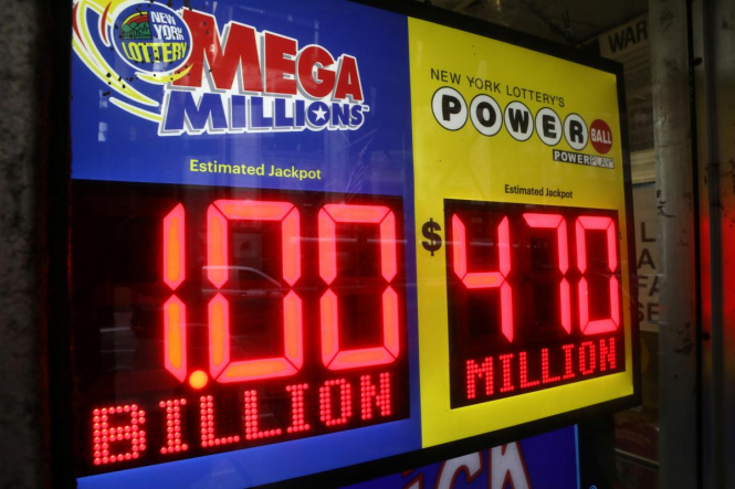 В США неизвестный сорвал джекпот лотереи в $ 530 млн