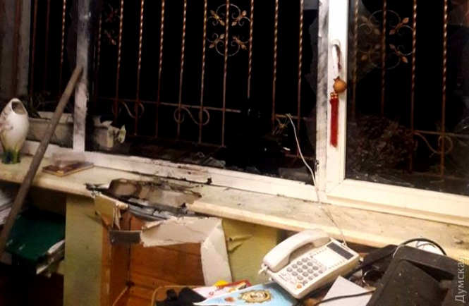 Взрыв гранаты в жилом доме Одессы полиция квалифицировала как покушение на убийство