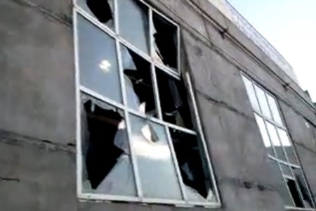 Фермер з Іркутська побив вікна місцевого уряду замороженим гноєм