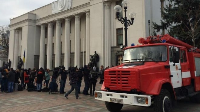 Журналисты покинули Верховную Раду из-за сообщения о заминировании