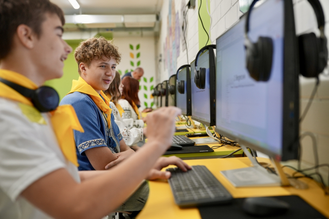 У підземній школі Харкова Betking Foundation облаштував сучасний комп’ютерний клас для школярів