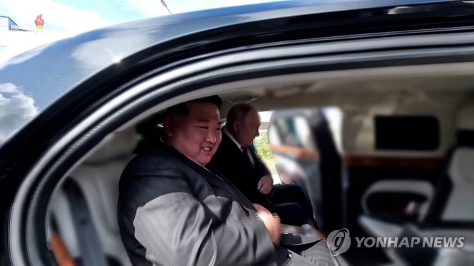 путін подарував Кіму машину, в якій є південнокорейські запчастини – Reuters

