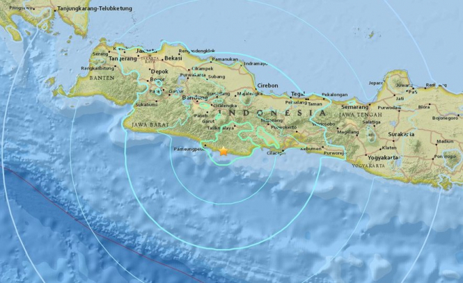 Потужний землетрус на Яві: є загроза цунамі