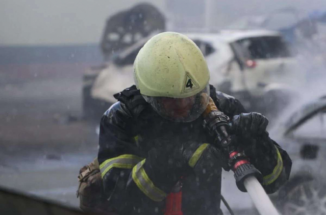 росіяни поцілили КАБом по медзакладу Харкова: є загиблий та поранені