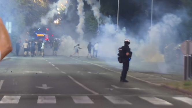 Масові протести в Сербії не вщухають