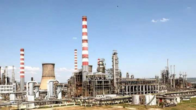 У Румунії стався вибух на нафтопереробному заводі російської компанії 