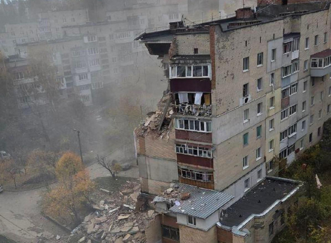 У Хмельницькому через вибух обвалилася частина багатоповерхівки