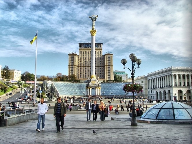 У Києві перекрили вулиці з нагоди святкування Дня гідності і свободи