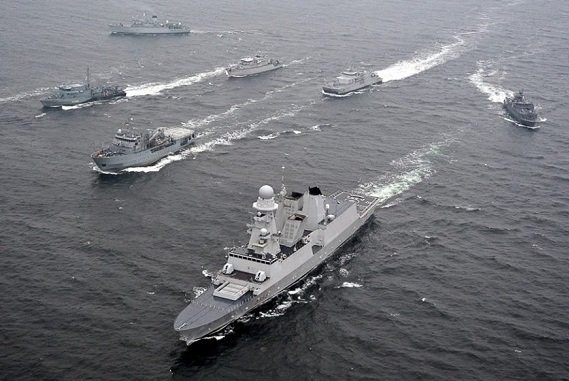 ВМС США забезпечили прохід першого конвою через Ормузьку протоку
