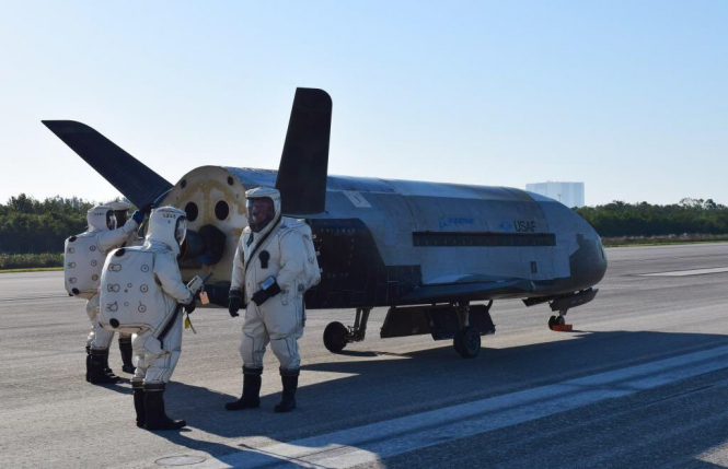 Секретний безпілотник США повернувся на Землю після двох років у космосі, – ВІДЕО