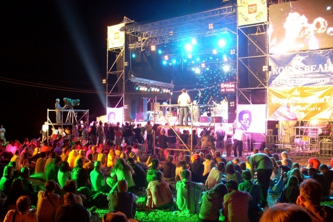 Бабине літо у Криму: зоряні фестивалі, шоу-аукціони та королівські бали