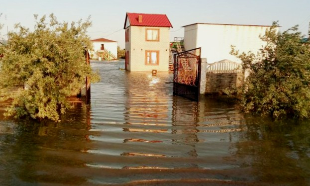 У Запорізькій області море затопило пляжі та бази відпочинку, – ФОТО