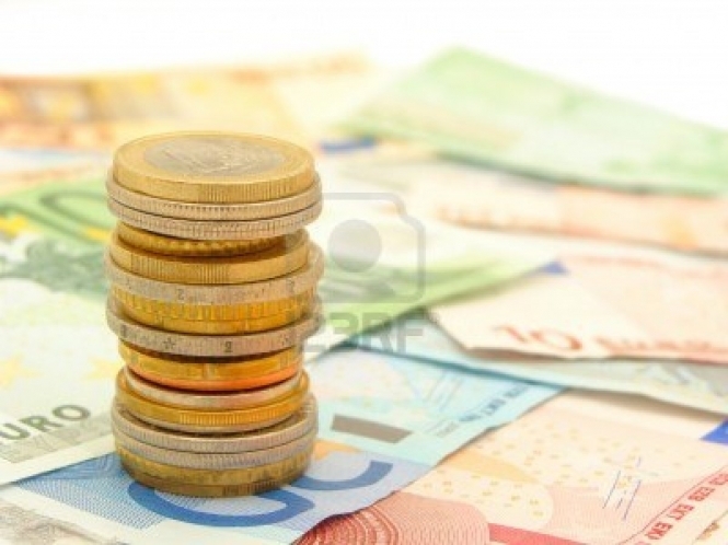Євро на міжбанку перетнув позначку 33 гривні