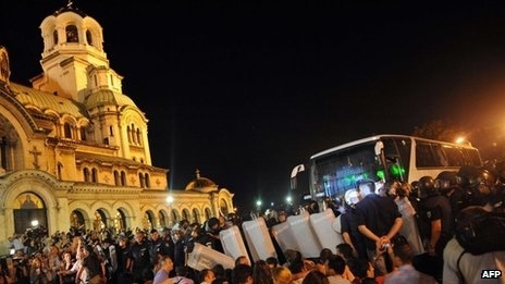 Нічні демонстрації обійшлись Болгарії у €15 тис