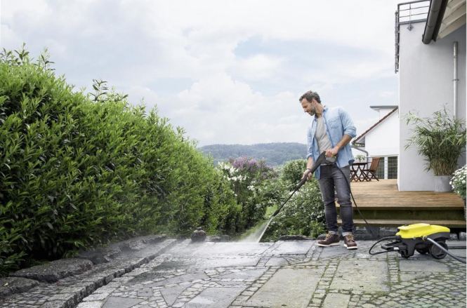 Идеальная чистота вокруг дома: как выбрать минимойку под свои задачи