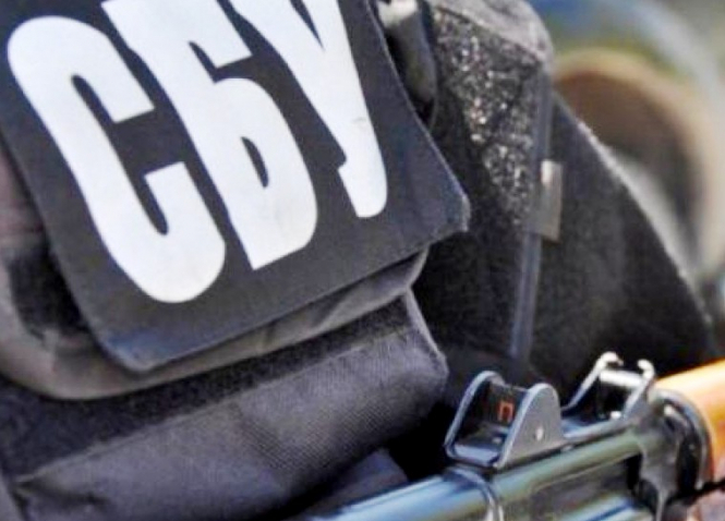 СБУ задержала мужчину, который организовал канал контрабанды оружия в Украину