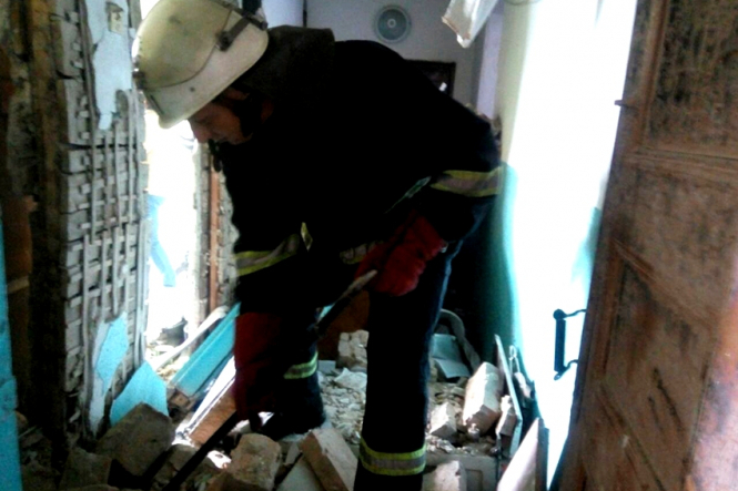У багатоквартирному будинку на Хмельниччині стався вибух, – ФОТО