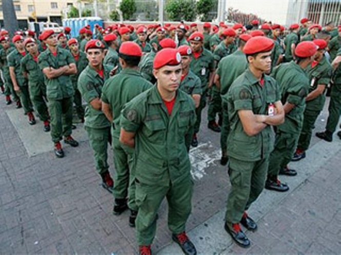 У Венесуелі армія вийде на вулиці столиці і шукатиме злочинців
