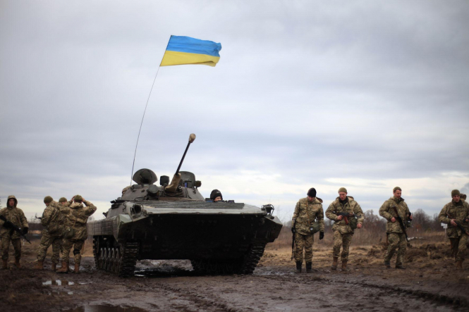 С начала суток в зоне АТО один украинский военный погиб, один ранен, - штаб