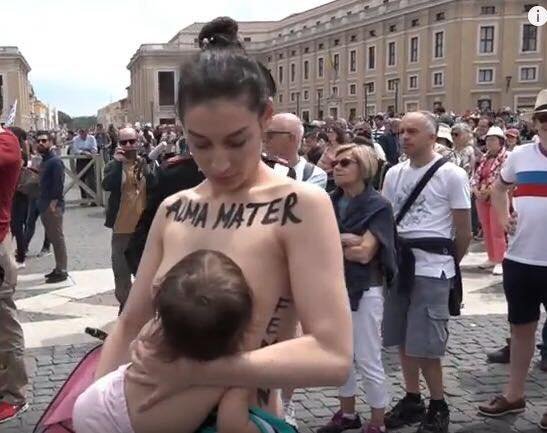 Femen устроили акцию в Ватикане с требованиями к Папе Римскому