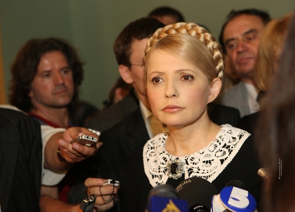 До лікарні Тимошенко у Харкові стягується міліція