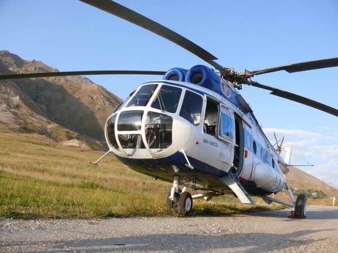 Українські вертолітники вперше в історії підняли вертоліт вище Евересту