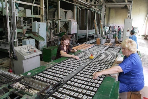 Україна залишається без сірників: єдину в країні фабрику з їх виробництва визнали банкрутом