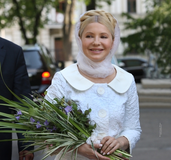 Брюселлю варто зачекати з асоціацією до весни, коли Тимошенко звільнить Євросуд, - німецька преса
