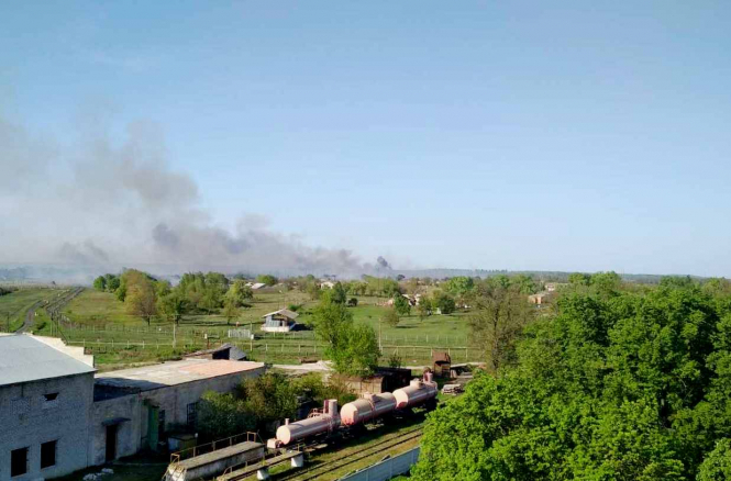 ДСНС: Пожежа на складах у Балаклії припинилася, тліють окремі осередки